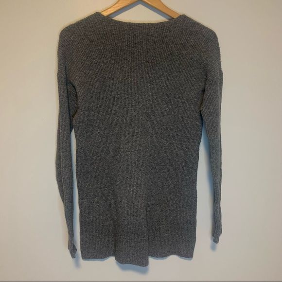 Wilfred Aritzia Henon deep V neckline grey sweater size small - Picture 9 of 12